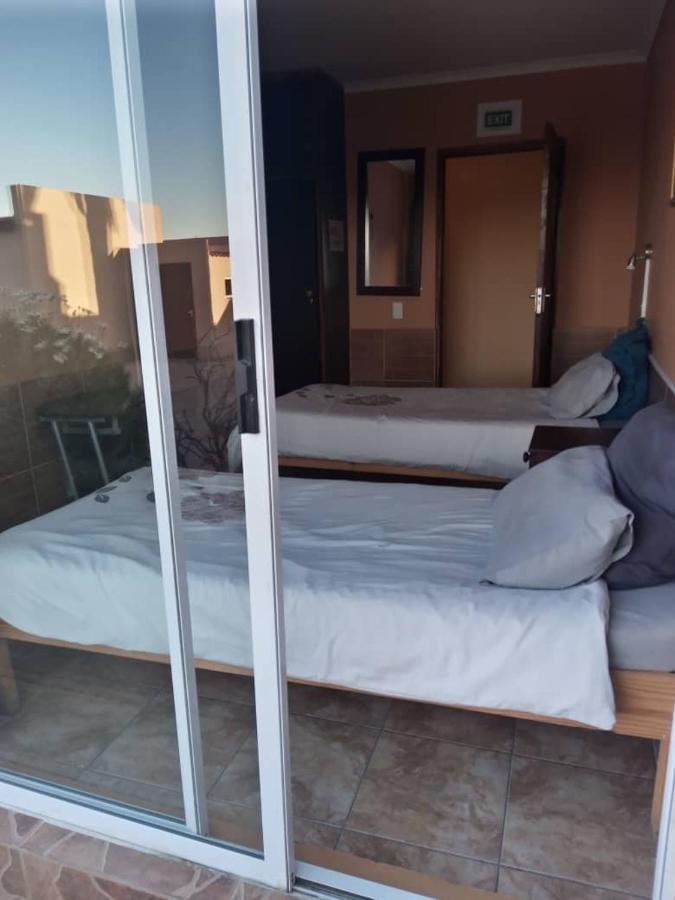 Skippers Backpackers Cc Walvis Bay Luaran gambar